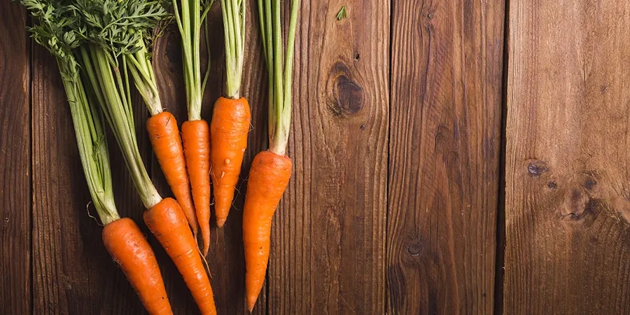 myths : Carrots can improve your eyesight