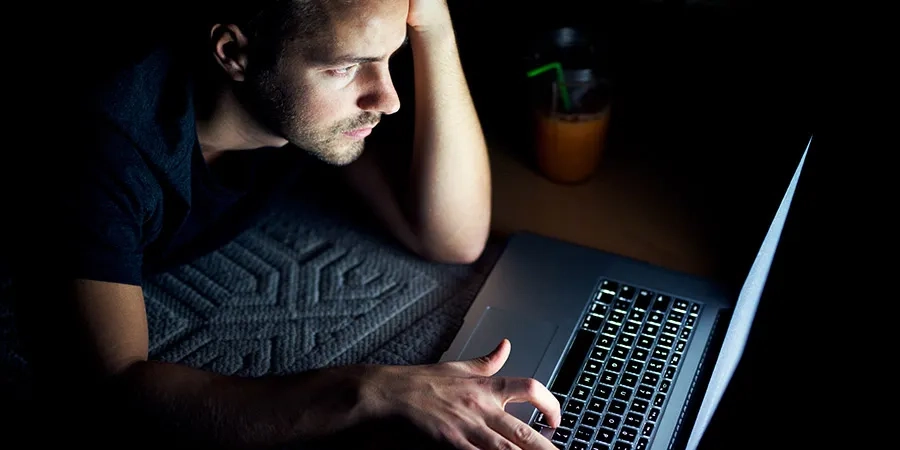 myth : Reading in the dark is bad for your eyes